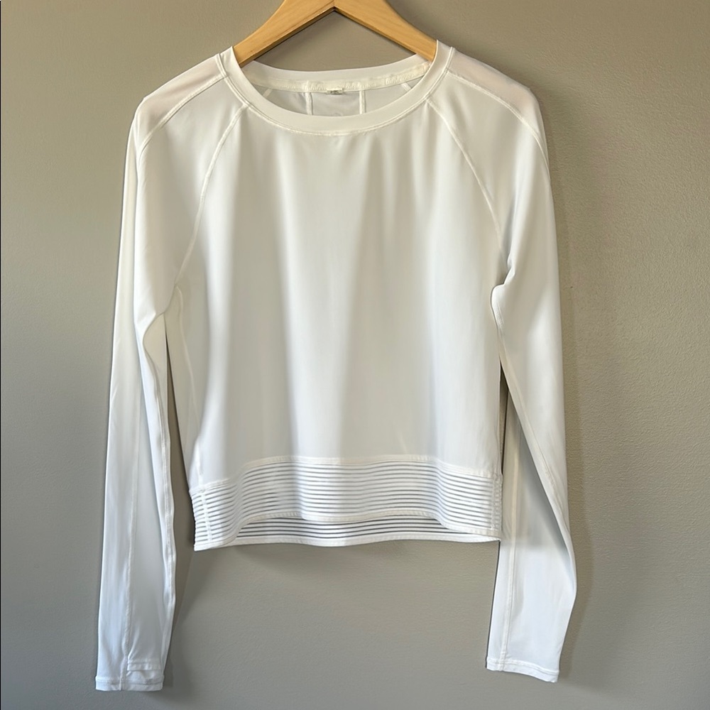 Lululemon Stripe In Stride Long Sleeve Top Size 4 White‎